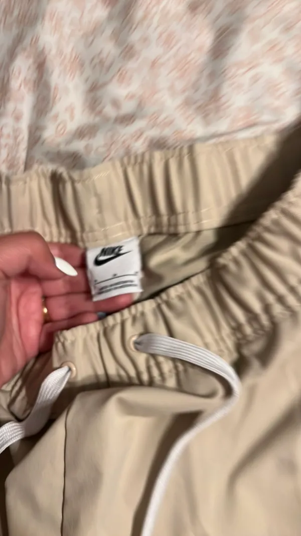 Men’s Nike woven tapered pants - Image 4