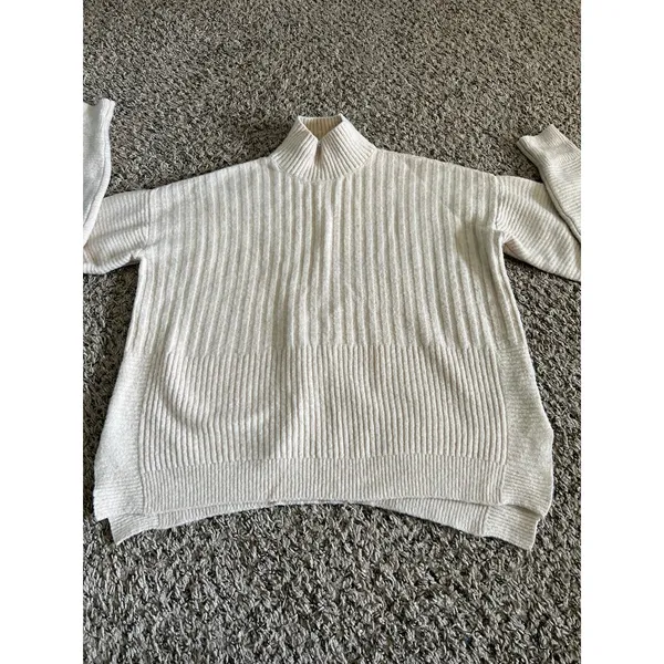 Time and Tru Women's Cream Pull Over Turtleneck Sweater Size Medium‎ - Image 2