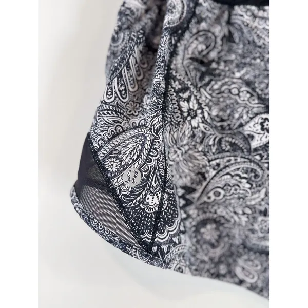 Lululemon Women Shorts Black Hotty Hot Paisley Low Rise Stretch Athletic Size 6 - Image 9