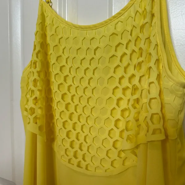 Yellow honeycomb tank top Size M - Image 9