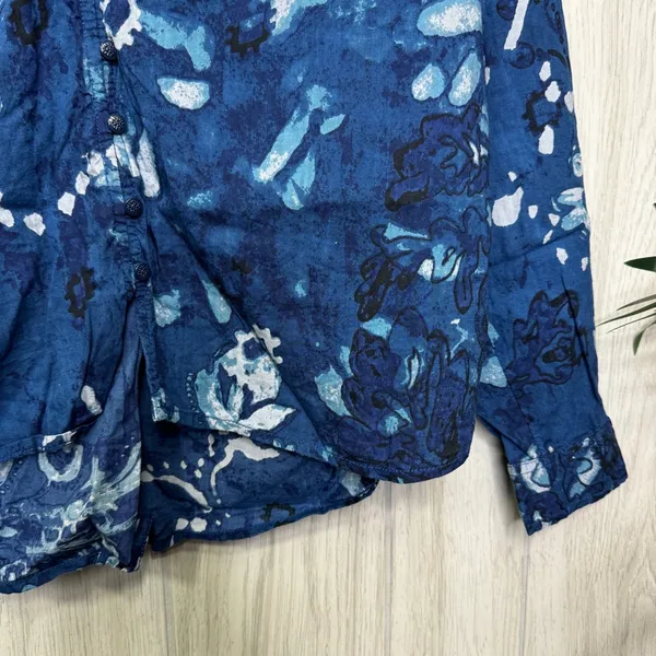 Anthropologie Pilcro The Tavi Ruffled Button Down Blouse Blue Batik Floral Small - Image 10