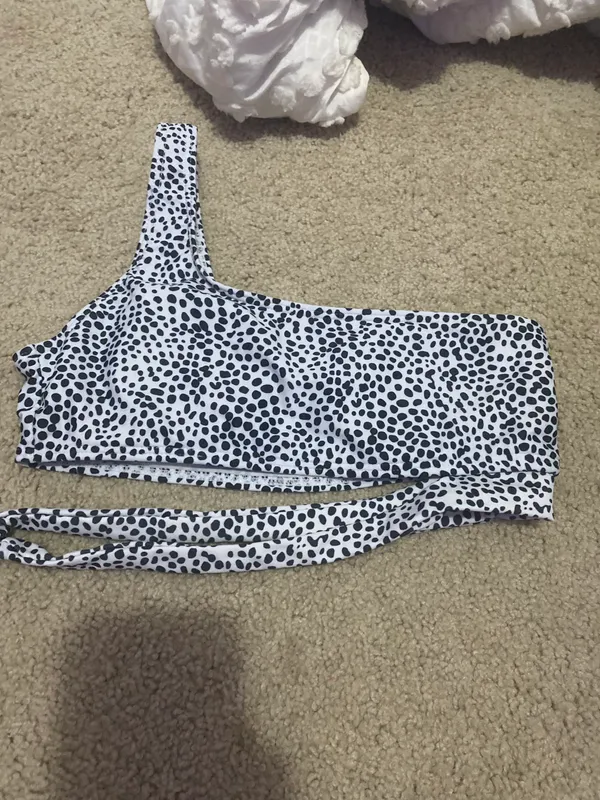 SheIn dalmation one shoulder bikini top - Image 3