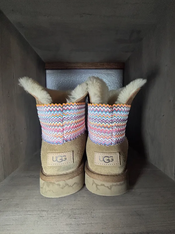 Uggs- Baileys with band - Image 2