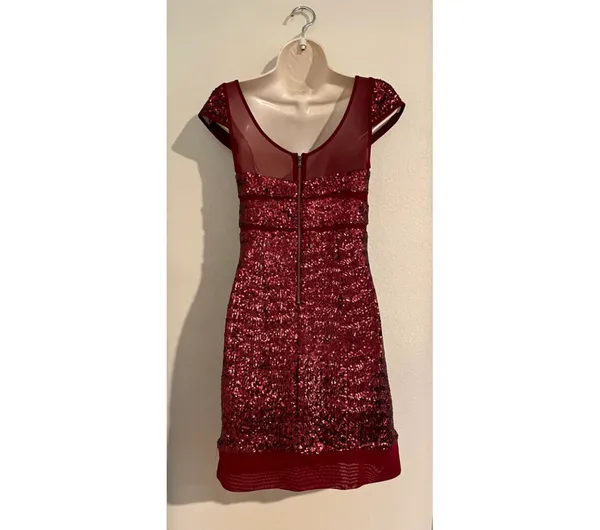 Like new sequins Betsy Johnson evening dress. Sz 2 - Image 4
