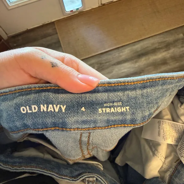 Old Navy High Rise Straight Jeans - Image 3