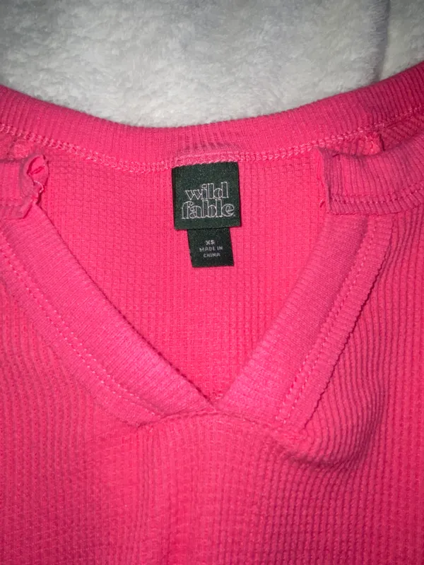 Target pink long sleeve crop top - Image 3