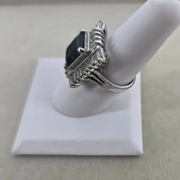 Unbranded Statement Ring Womens Size 8.25 Ballerina Halo Blue Silver Tone EUC - Image 2