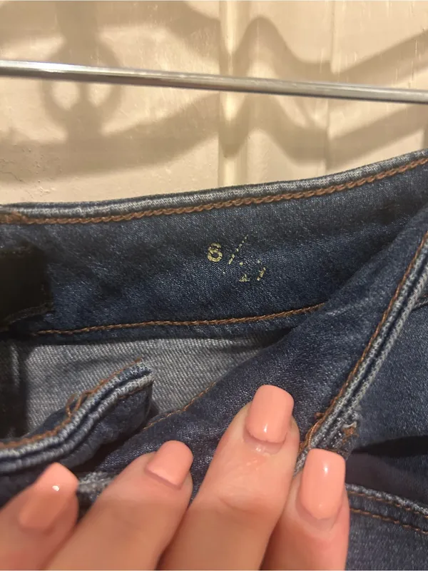 Liverpool Skinny Jeans in Dark Blue Wash - Image 3