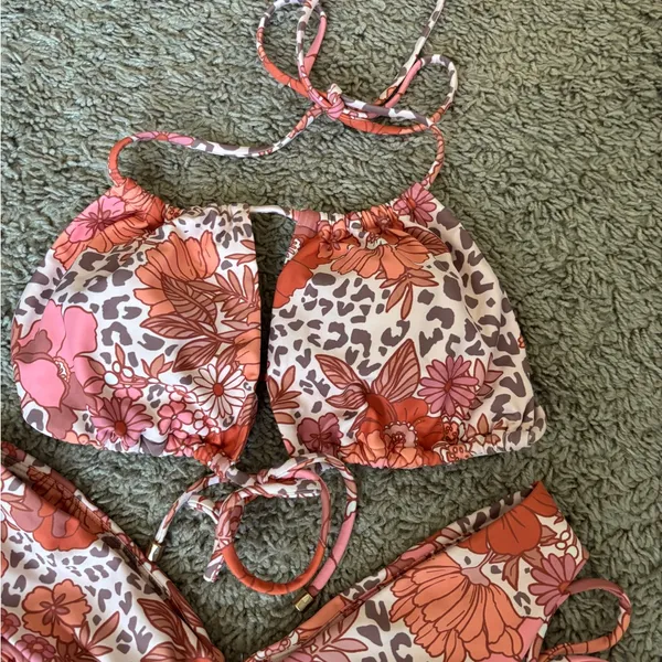 Altar'd State Pink Floral Bikini - Image 3