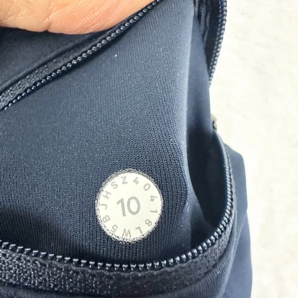 Lululemon Women's Speed Up Tight Full On Luxtreme 28" Size 10 True Navy Pockets - Image 6