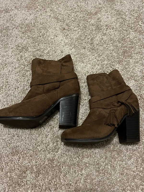 Women’s Brown Suede Tassel Ankle Boots - Image 2