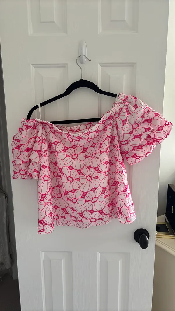 Lilly Pulitzer pink and white top - Image 4