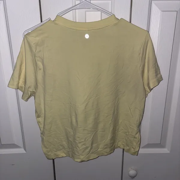 Yellow tee shirt - Image 3
