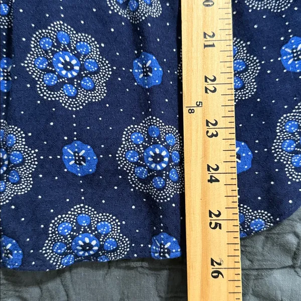 Maeve by Anthropologie size 4 Boswell v-neck blouse 3/4 balloon sleeves dotted - Image 5