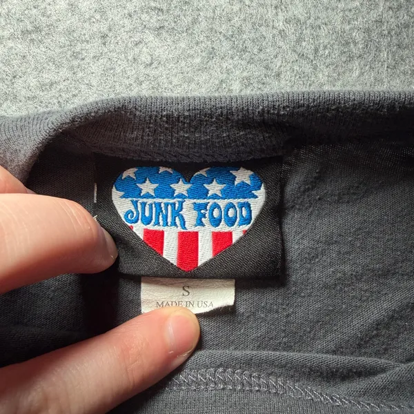 Junk Food Women S T-Shirt Small Band Graphic Distressed Gray - Image 2