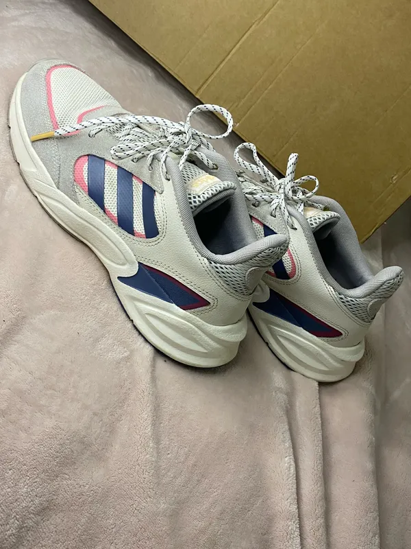 Adidas Women Running Shoes Size 8 - Image 4