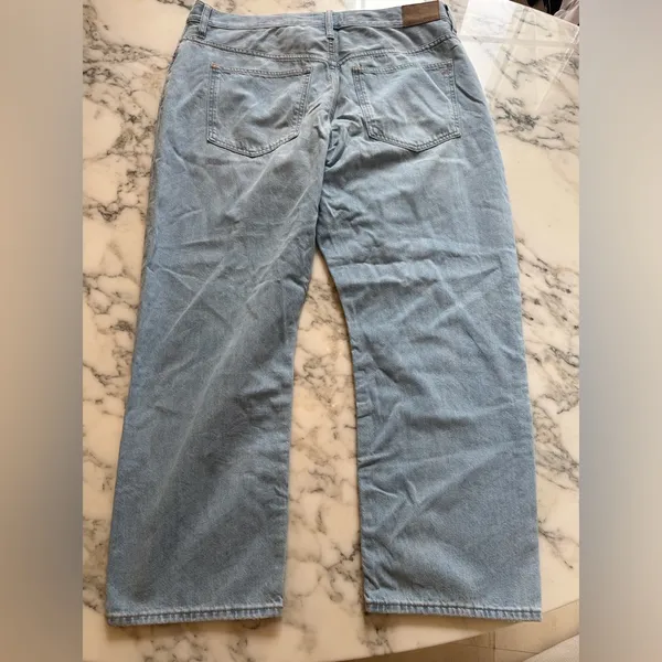 NWT Madewell 90’s Straight Jean 33 needs to be washed liquid spilled on front - Image 8