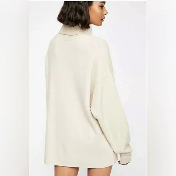 Free People softly‎ structured sweater size medium in tan beige oat - Image 2