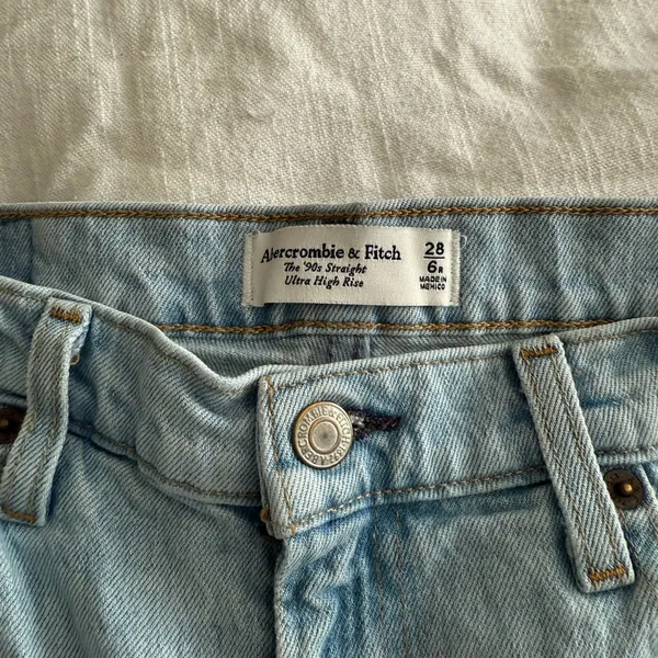 Abercrombie Women’s90s Straight Ultra High Rise Distressed Jeans, Size 6r - Image 2