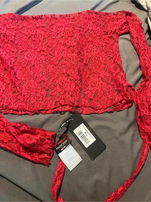 NWT white fox it’s a love story lace top in berry OS - Image 8