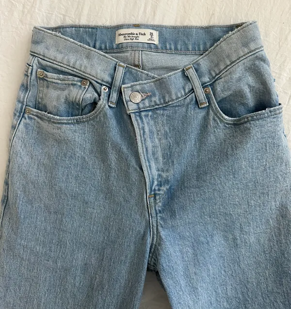Abercrombie Jeans - Image 2