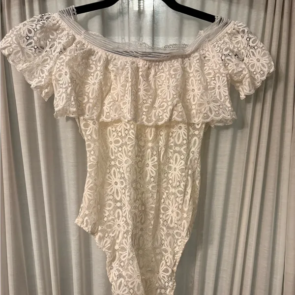 Victoria's Secret White Lace Off-Shoulder Bandeau Bodysuit - Image 2
