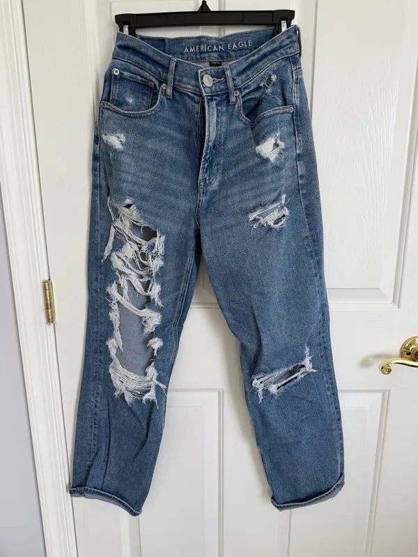 American Eagle High-Rise Jeans - Image 3