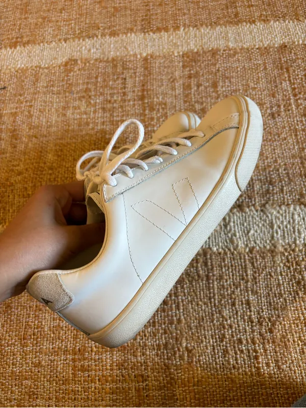 Veja Esplar sneakers in white - Image 4