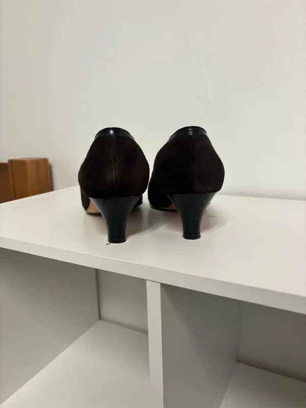 brown suede heels Size 7.5 - Image 3