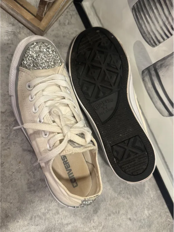 Converse Chuck Taylor All Star Low Top Women's Canvas Shoes / Sneakers Size 7 - Image 6