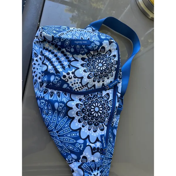 Vera Bradley Essential Sling Backpack Blue‎ Star Medallion EUC - Image 3