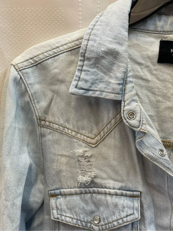 Coastal Cowgirl S Small Risen jeans Light Blue Denim Button-Down Shirt Barn - Image 5