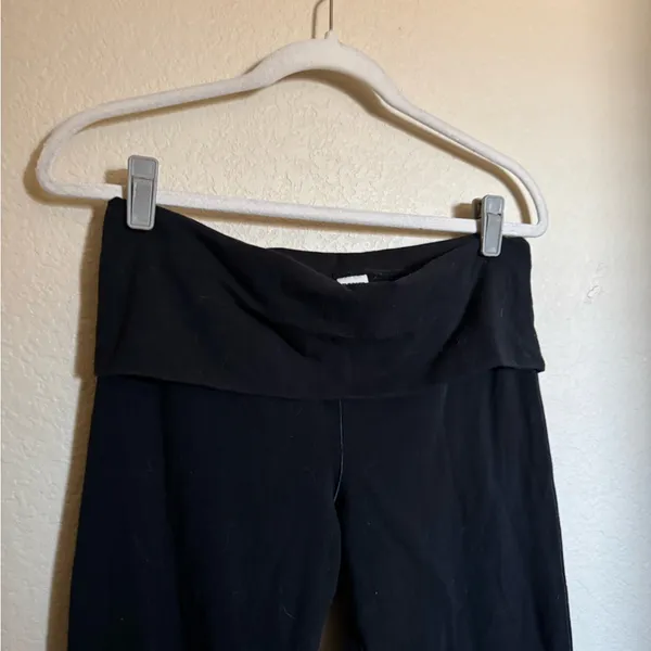 PINK‎ Victoria's Secret Rhinestone Embezzled Fold Over Flare Leggings Sz L Black - Image 5