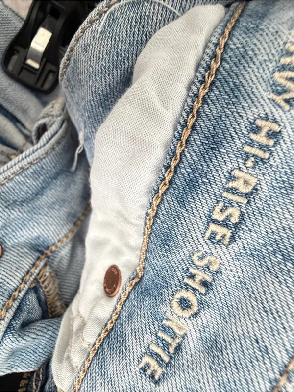 American Eagle Outfitters Light Wash Distressed Denim Shorts - Image 10