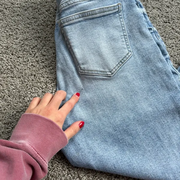 Studio Blue Straight Leg Light Wash Jeans Size 27 Flaws - Image 2