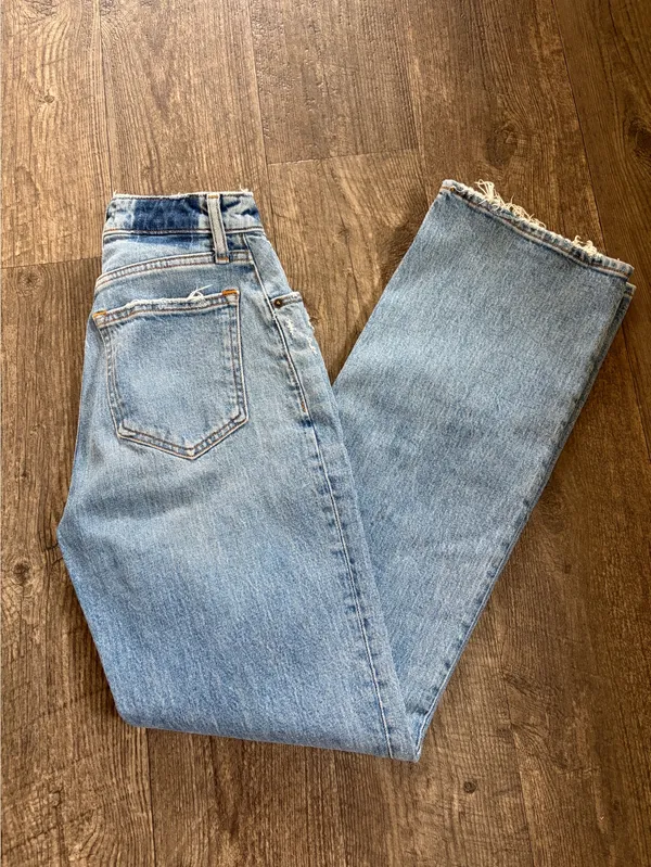 Abercrombie & Fitch 90’s Relaxed Jean - Image 4