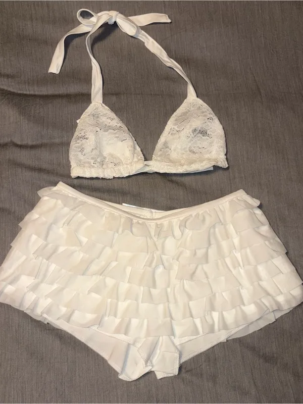 Iheartraves Medium White Lace Triangle Top & Amazon Ruffle Shorts Small White - Image 2
