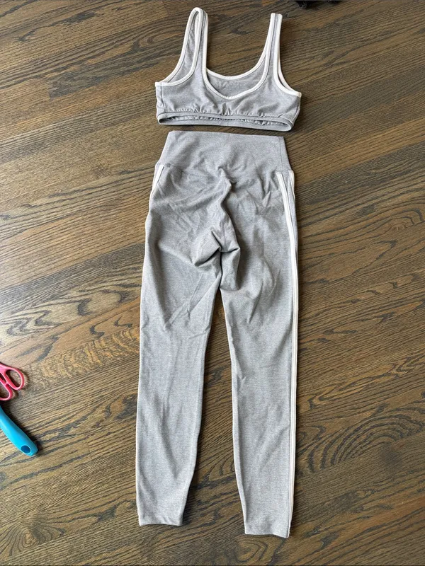 Old Navy PowerChill Side-Striped Leggings & Tank Matching Set size XS Grey NWOT - Image 6
