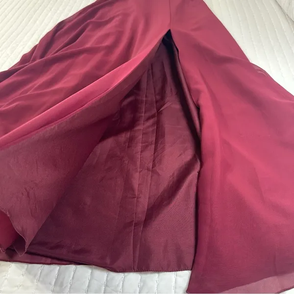 JJ's House Floor Length Bridesmaid Gown in Burgundy With Slit And Low Back Size 0 - Image 6