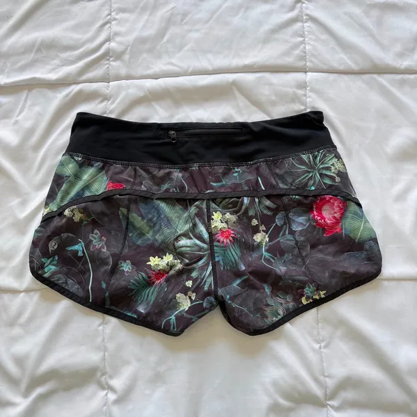 Lululemon Speed Up Low-Rise Lined Shorts 2.5 Lush Oasis Floral Womens 6 Active - Image 5