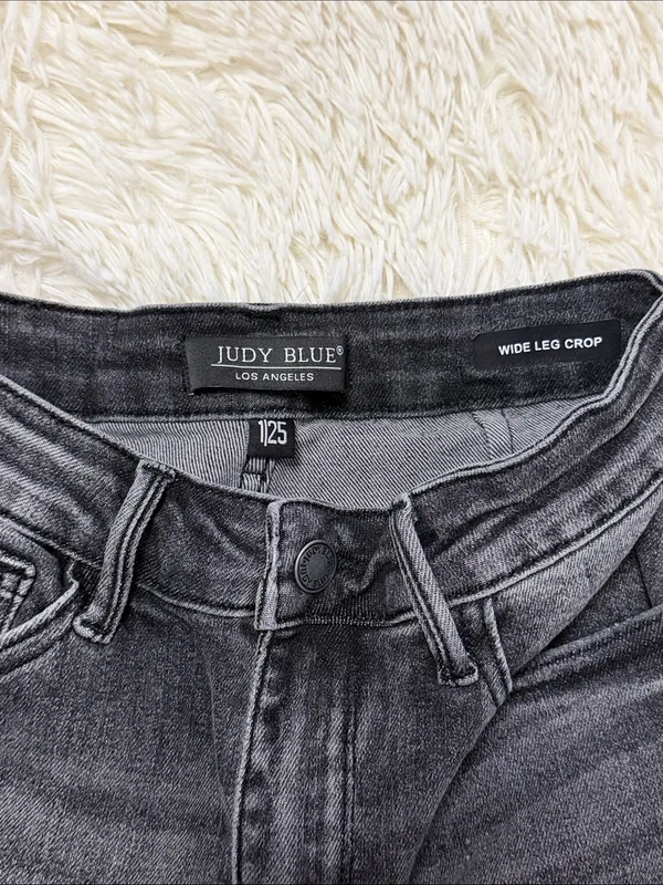 Judy Blue Wide Leg Cropped Frayed Hem Jeans - Image 3