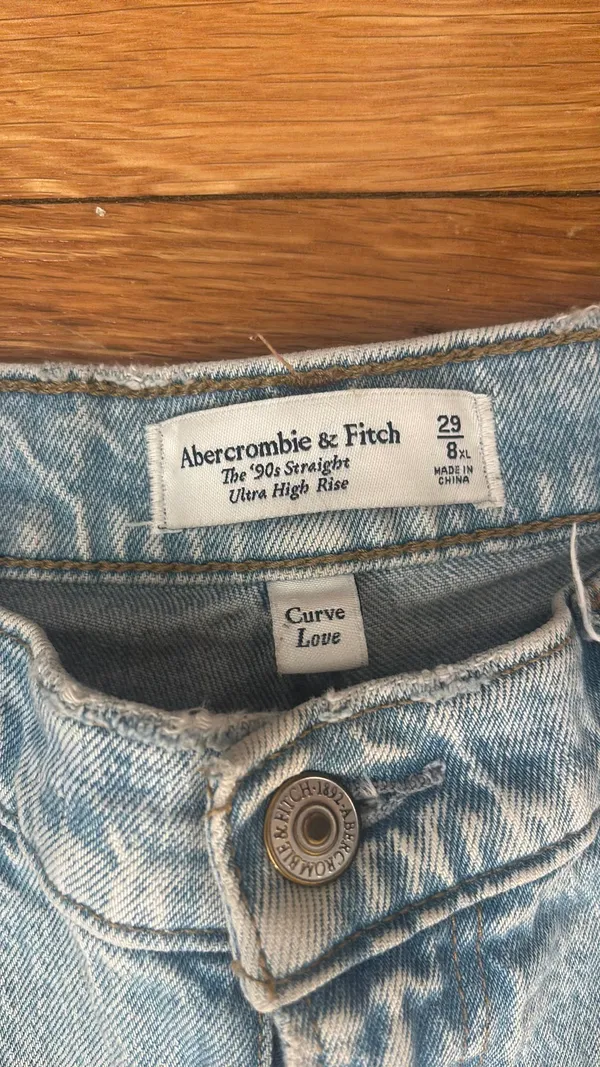 Abercrombie Jeans Ultra High-Rise - Image 4