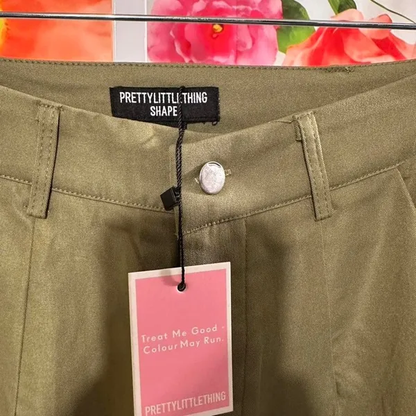 S133. PrettyLittleThing khaki cargo pants - Image 3