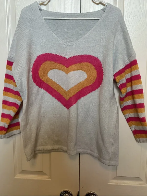 Light Crème V-Neck Sweater with Pink & Gold Heart Accents - Image 2