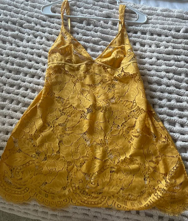 yellow lace dress - Image 3
