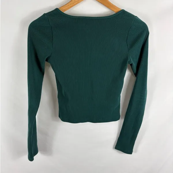 Hollister Green Ribbed Long Sleeve Crop Top Size Small - Image 3