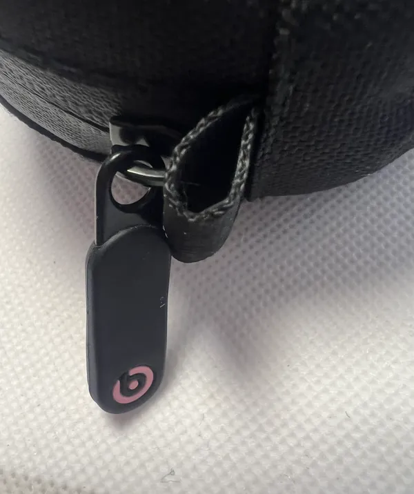 Beats by Dr. Dre | Beats headphone/earphone case.  - Image 6