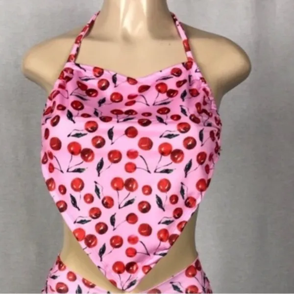 Zuliana Size Small Cherry Print Bandana Style Top. New With Tags. - Image 5