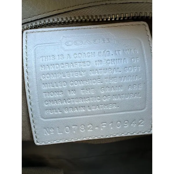 Vintage Coach F10942 Soho Collection Pebbled Leather Baguette Shoulder Bag - Image 8