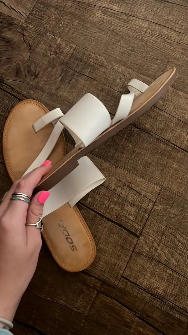 Flat Sandals - Image 4